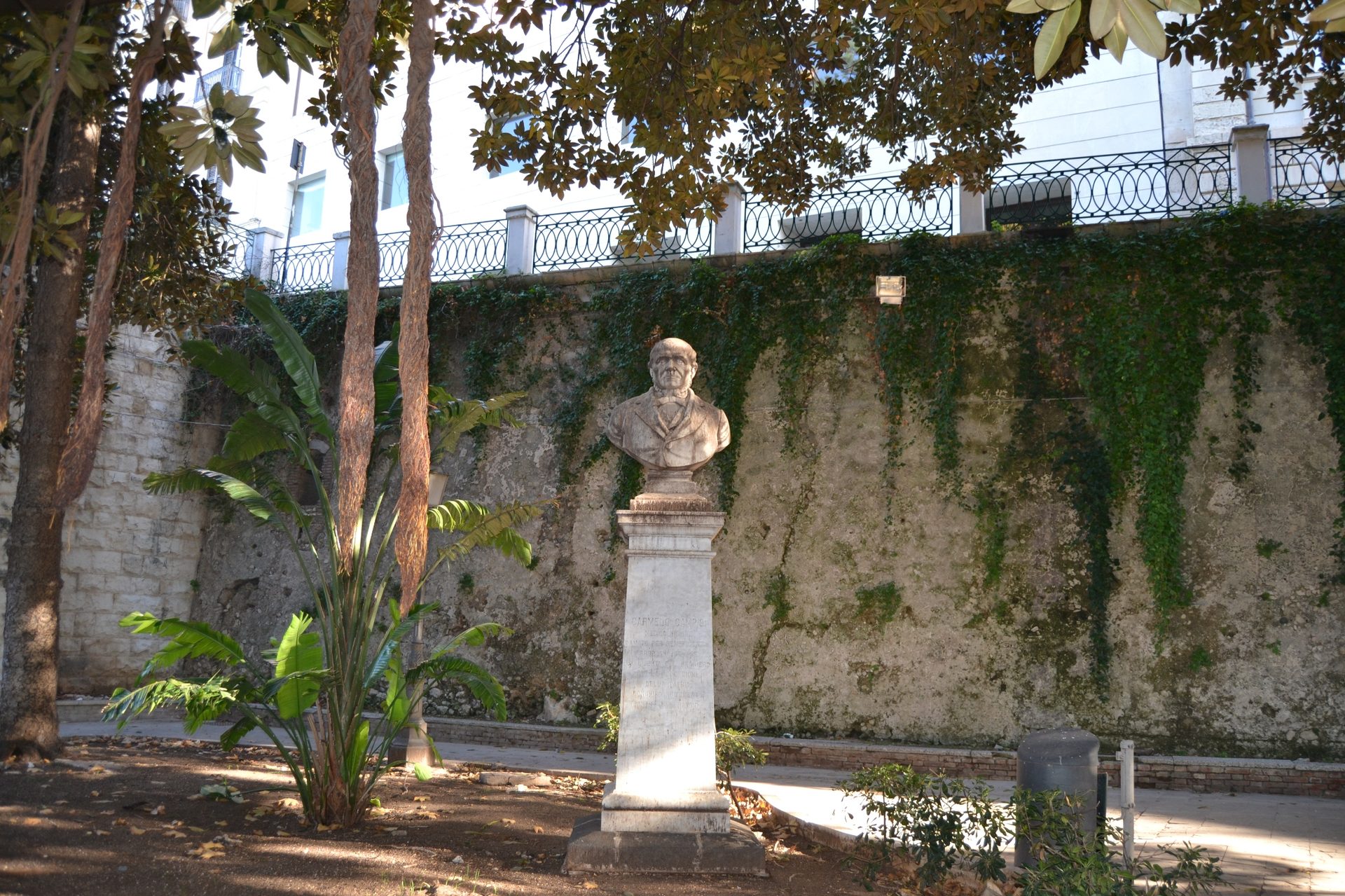 Carmelo Campisi's bust (1).JPG
